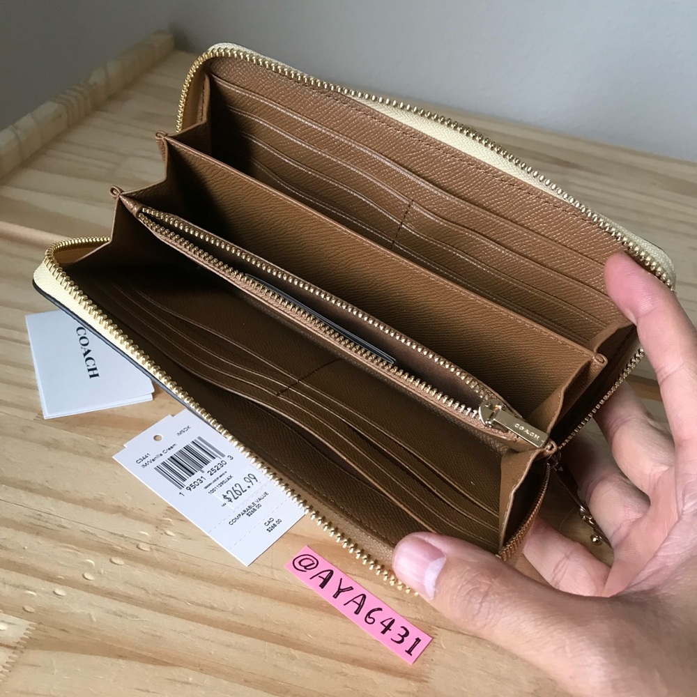 Coach wallet🎈🎈 - Picture 5 of 6
